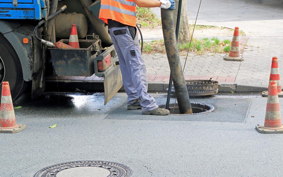 comment déboucher un wc avec une bouteille Rosny-sous-Bois